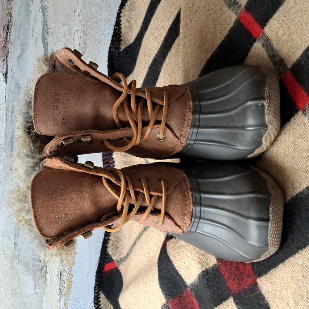 Sz 6.5 Sperry Topsiders waterproof duck boots